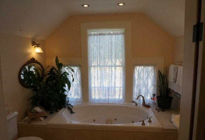 带大床的套房, R&r Guesthouse