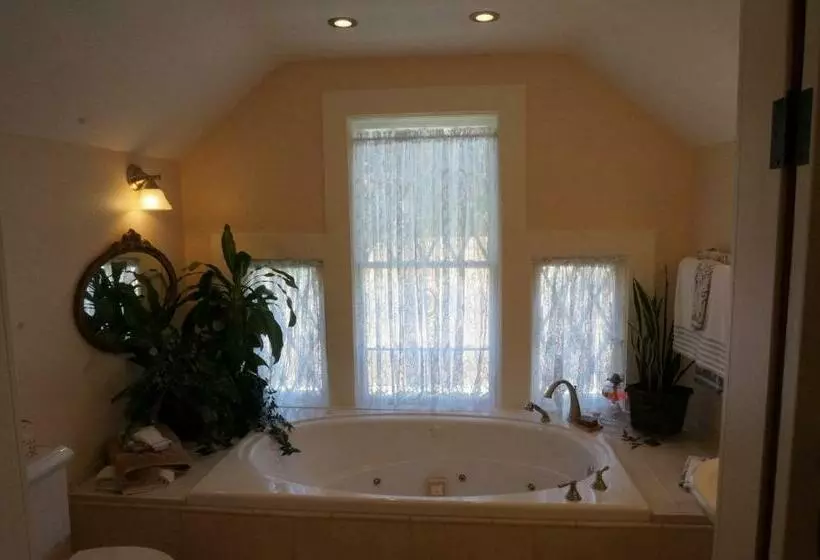 キングサイズベッドのスイートルーム, R&r Guesthouse