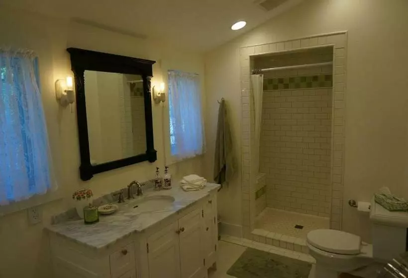 キングサイズベッドのデラックススイート, R&r Guesthouse