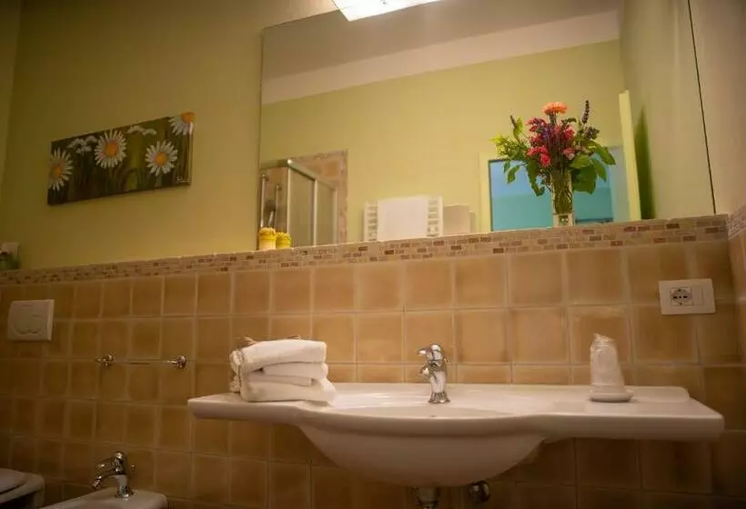 バルコニー付きデラックスルーム, Cavarchino B&b