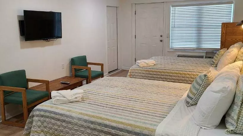 デラックスルーム, Driftin Sands Motel