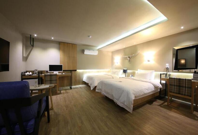 Habitació Estàndard, Avenue