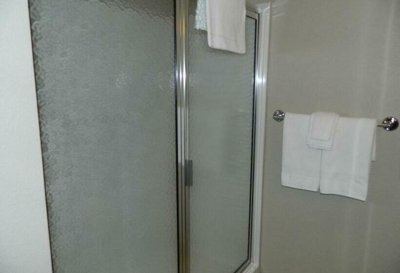 스탠다드 룸 킹사이즈 침대, Brookstone Lodge & Suites