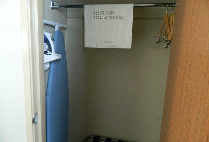 غرفة قياسية سرير كينج, Brookstone Lodge & Suites