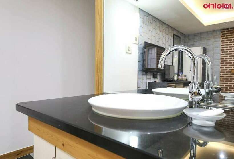 スイート, Business