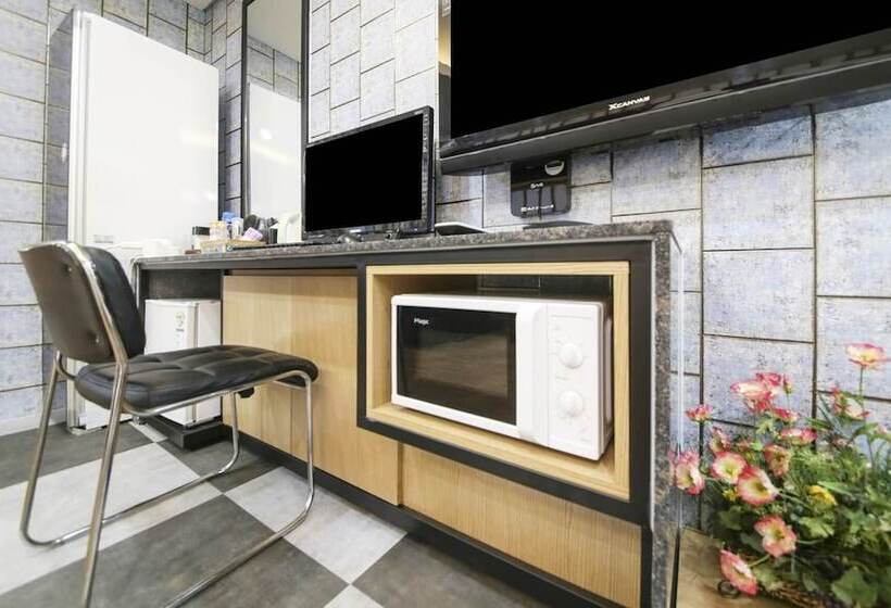 スイート, Business