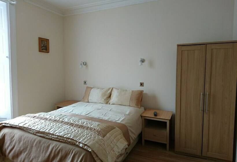 غرفة قياسية, Dee