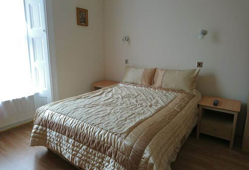 غرفة قياسية, Dee