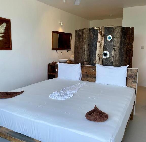 جناح جونيور مطلّ علي البحر, Mahali Zanzibar