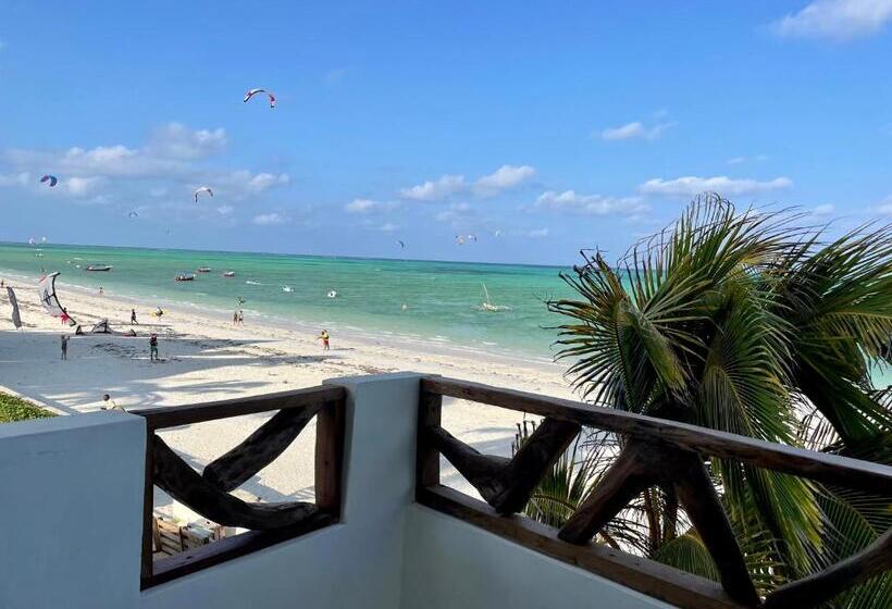 جناح جونيور مطلّ علي البحر, Mahali Zanzibar