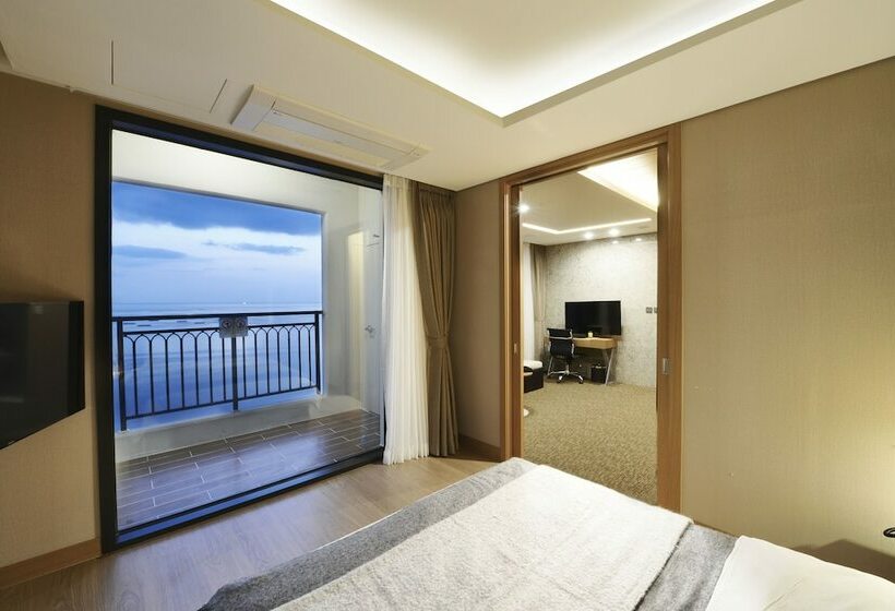 주니어 스위트, Ramada By Wyndham Gangwon Sokcho