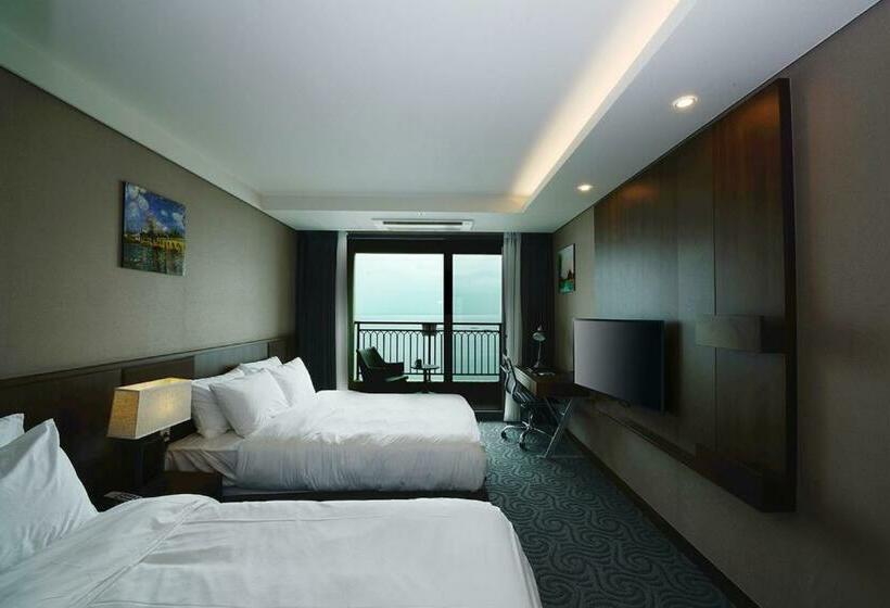 חדר משפחתי דלוקס, Ramada By Wyndham Gangwon Sokcho