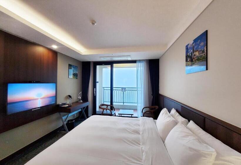 디럭스 룸 바다 전망, Ramada By Wyndham Gangwon Sokcho