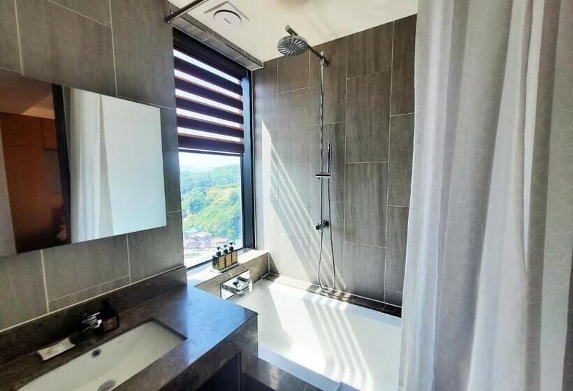 חדר אקזקיוטיב משפחתי, Ramada By Wyndham Gangwon Sokcho