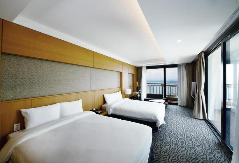Семейный Номер Премиум, Ramada By Wyndham Gangwon Sokcho