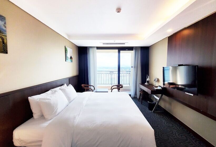 Номер Deluxe, Ramada By Wyndham Gangwon Sokcho
