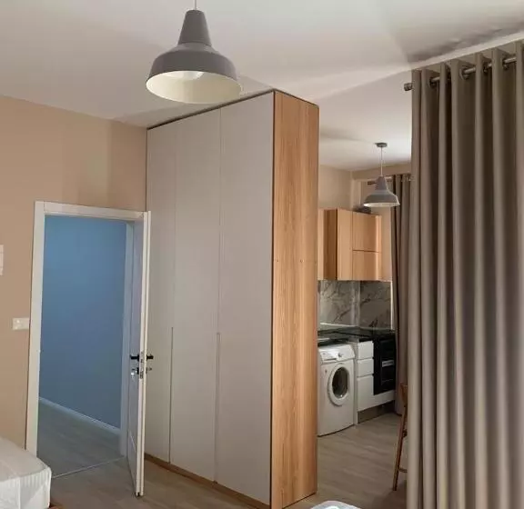 バルコニー付きスタンダードトリプルルーム, Saranda Rooms