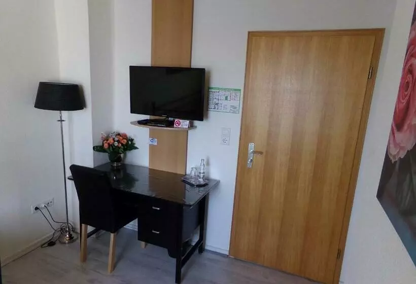 Standard Yhden Hengen Huone, Sauerland