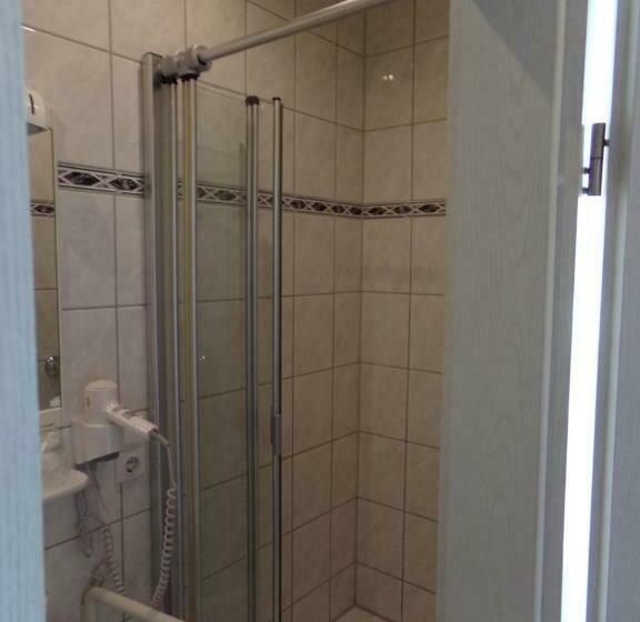 标准单人间, Sauerland