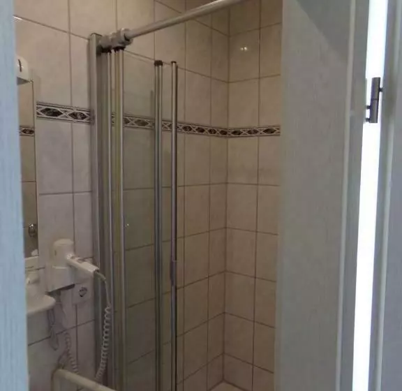 Standard Yhden Hengen Huone, Sauerland