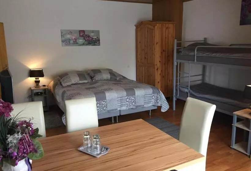 Perhehuone, Sauerland