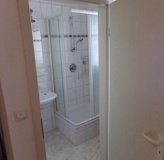 家庭间, Sauerland