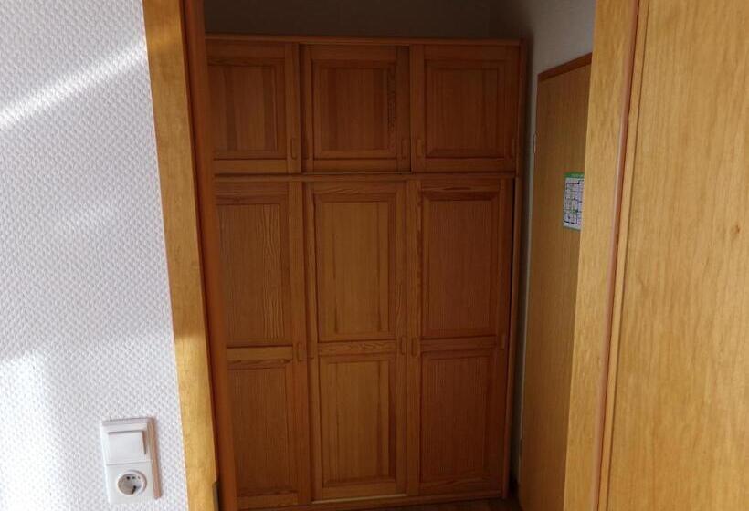 标准间, Sauerland