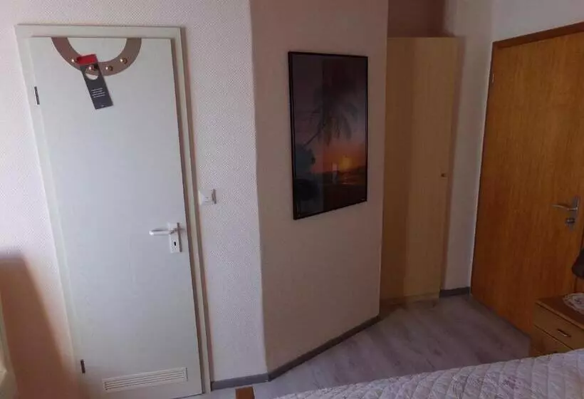 Basic-huone, Sauerland