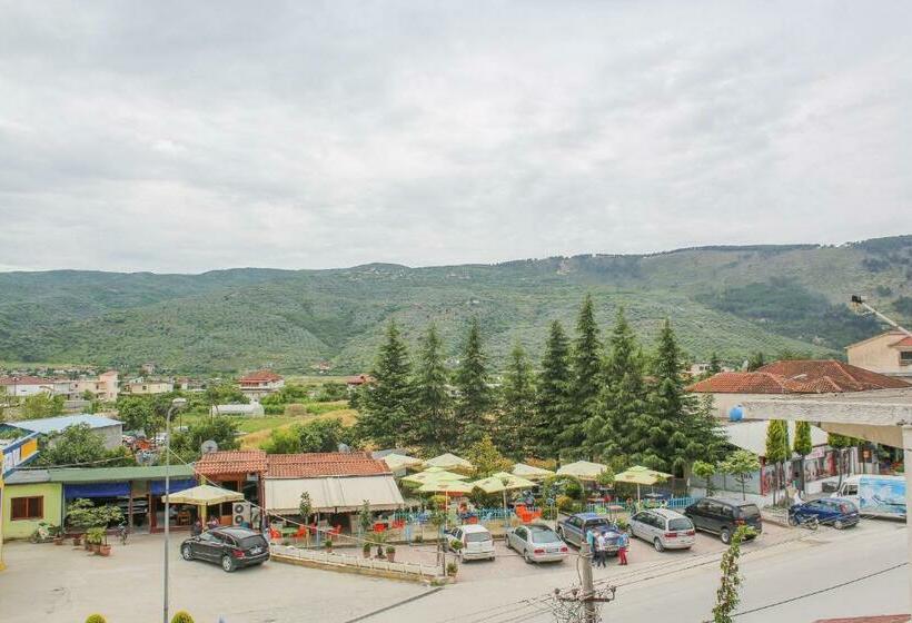 חדר סטנדרט לשלושה עם מרפסת, Shpella