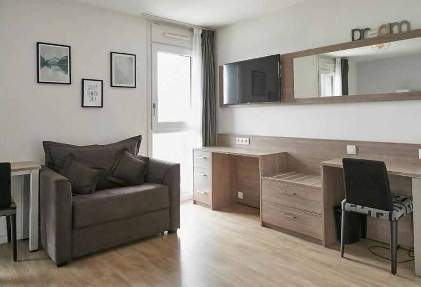 Студия Superior, Tulip Inn Massy Palaiseau  Residence