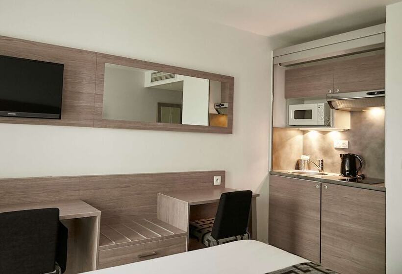 Студио Executive, Tulip Inn Massy Palaiseau  Residence