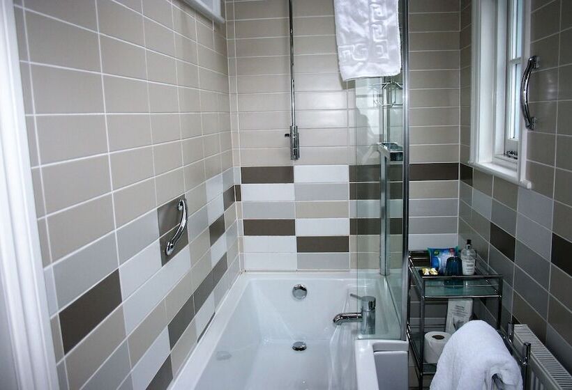 Номер Стандарт, Number One B&b