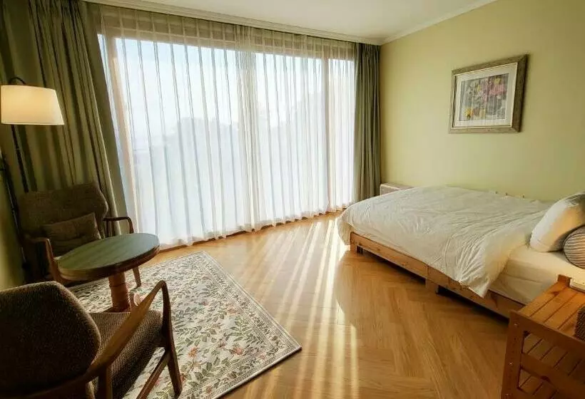 スタンダードルーム, Jeju Doldam B&b