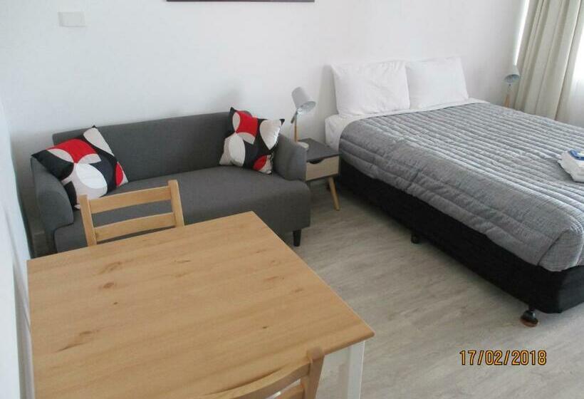 スタンダードルーム, Shady Rest Motel