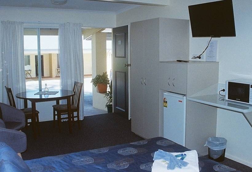 Номер Стандарт с Гидромассажем, Shady Rest Motel