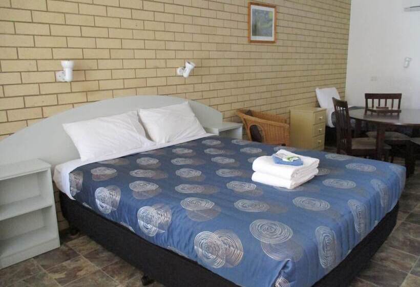 Номер Стандарт, Shady Rest Motel