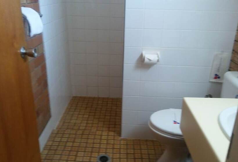 ファミリールーム, Shady Rest Motel