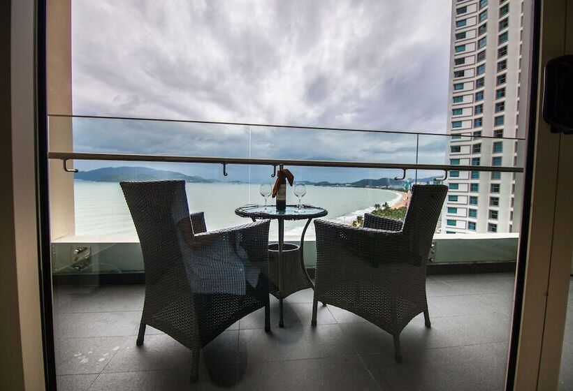 سوییت اجرایی, The Costa Nha Trang Residences