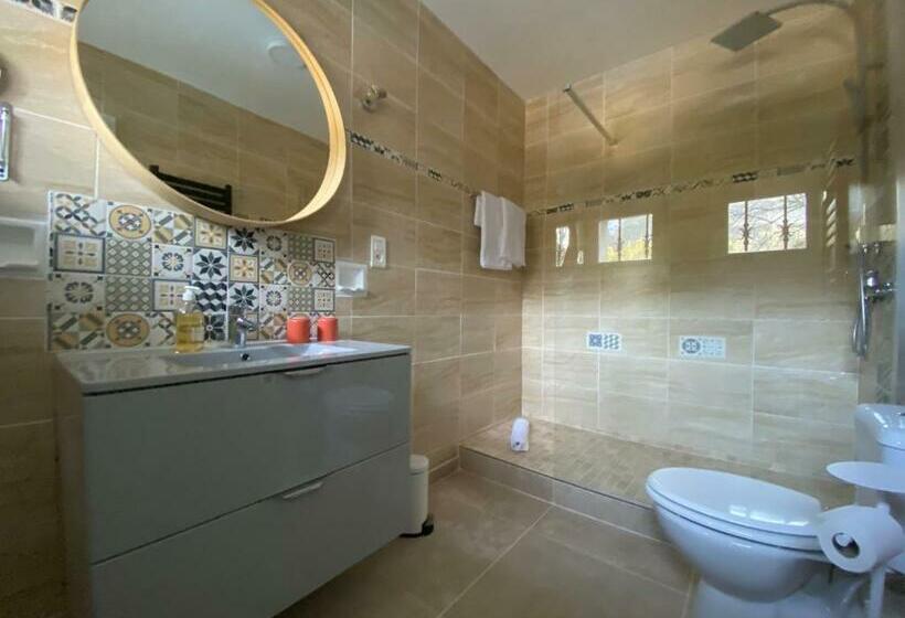 Номер Стандарт Вид на Сад, Chambres D'hôtes La Bastide St Julien