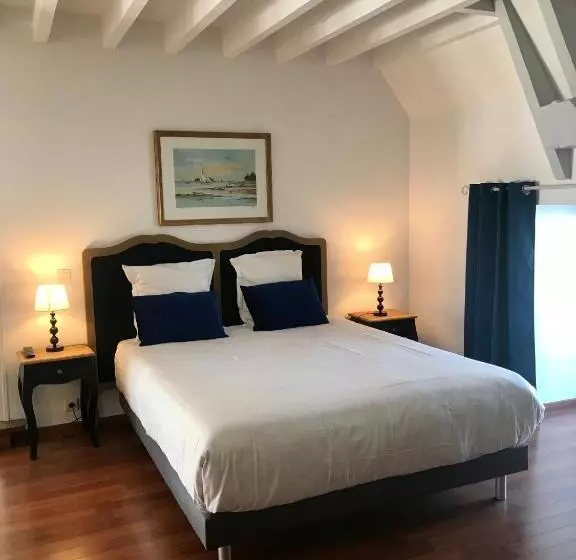 اتاق لوکس چهار تخته, Manoir 1685 Saint Malo