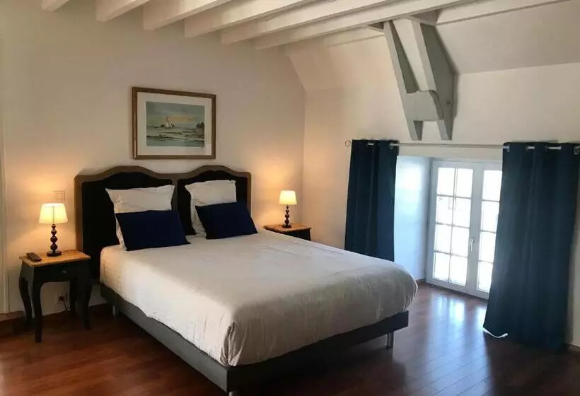 اتاق لوکس چهار تخته, Manoir 1685 Saint Malo