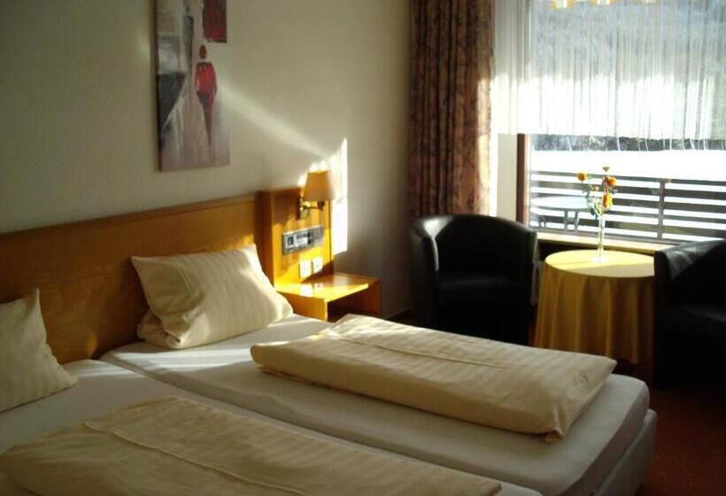 Quarto Deluxe com Balcão, Rheingold Garni