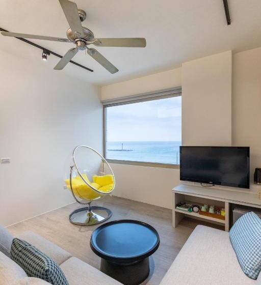 اتاق استاندارد چهار تخته با چشم‌انداز دریا, Beachcastle & Sea View Villa