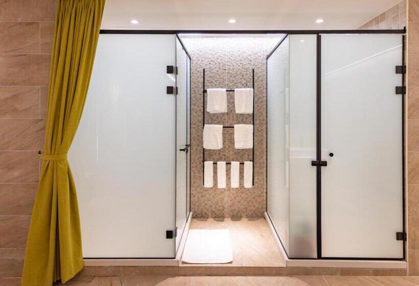 اتاق خانوادگی با چشم‌انداز دریا, Beachcastle & Sea View Villa