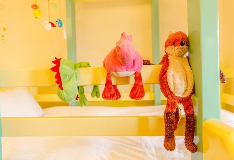 اتاق خانوادگی, Beachcastle & Sea View Villa