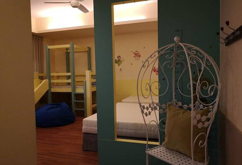 اتاق خانوادگی, Beachcastle & Sea View Villa