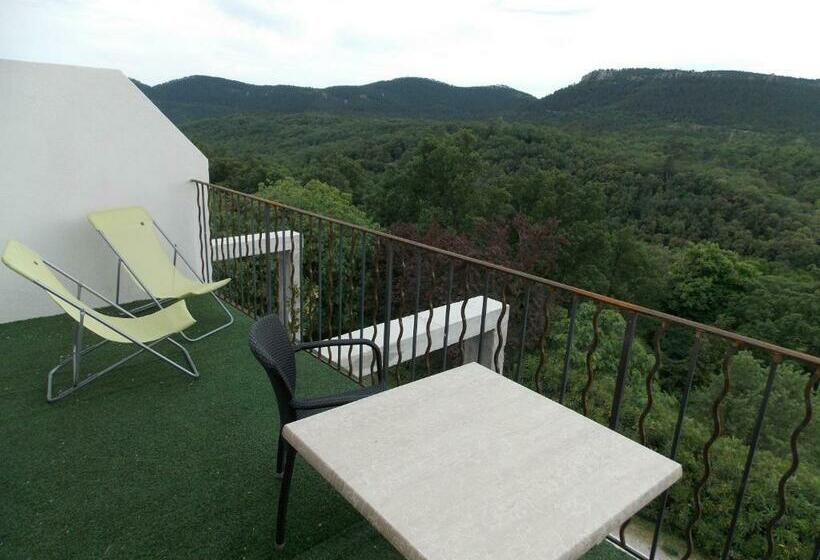 סוויטה נוף להרים, Au Relais Provencal