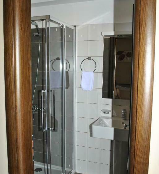 غرفة قياسية ثلاثية مزودة بشرفة, Dream S