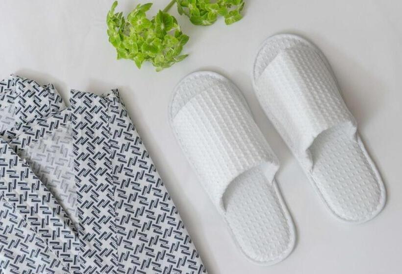 اتاق لوکس خانوادگی, Lakeshore Hotel Suao