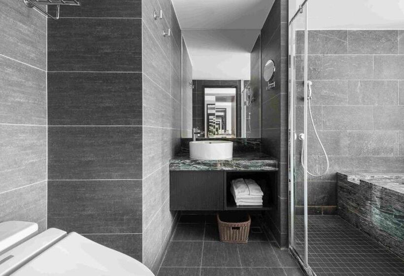 اتاق لوکس خانوادگی, Lakeshore Hotel Suao